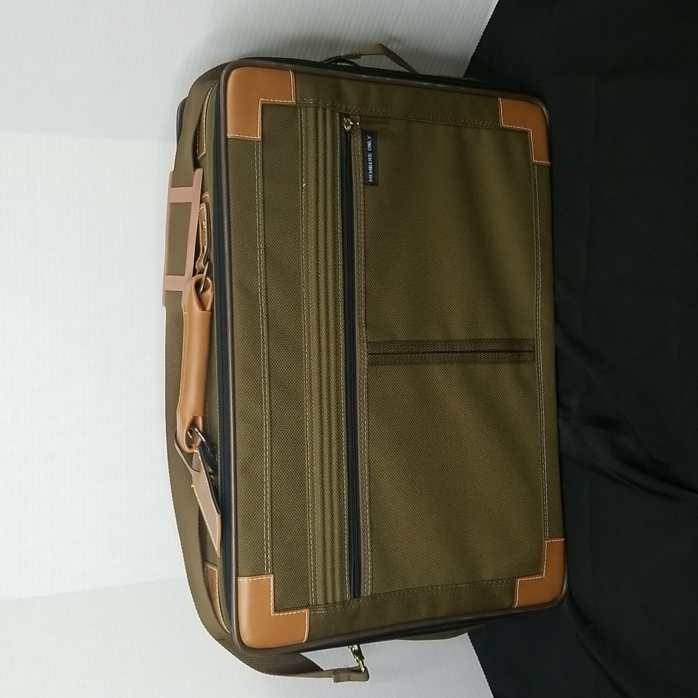 VINTAGE MEMBERS ONLY OLIVE GREEN SUITCASE/ CARRY-ON LUGG 14"X 20" X 7"